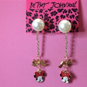 Betsey Johnson Minnie Mouse pearl earrings &  bows